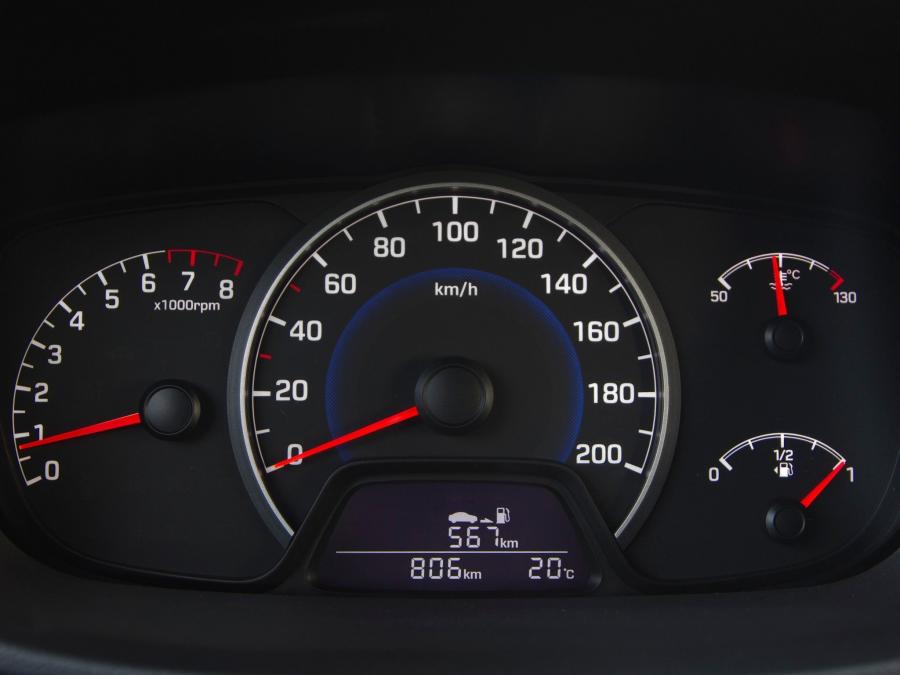  Hyundai i10 2013 года  (фото 10 из 30)